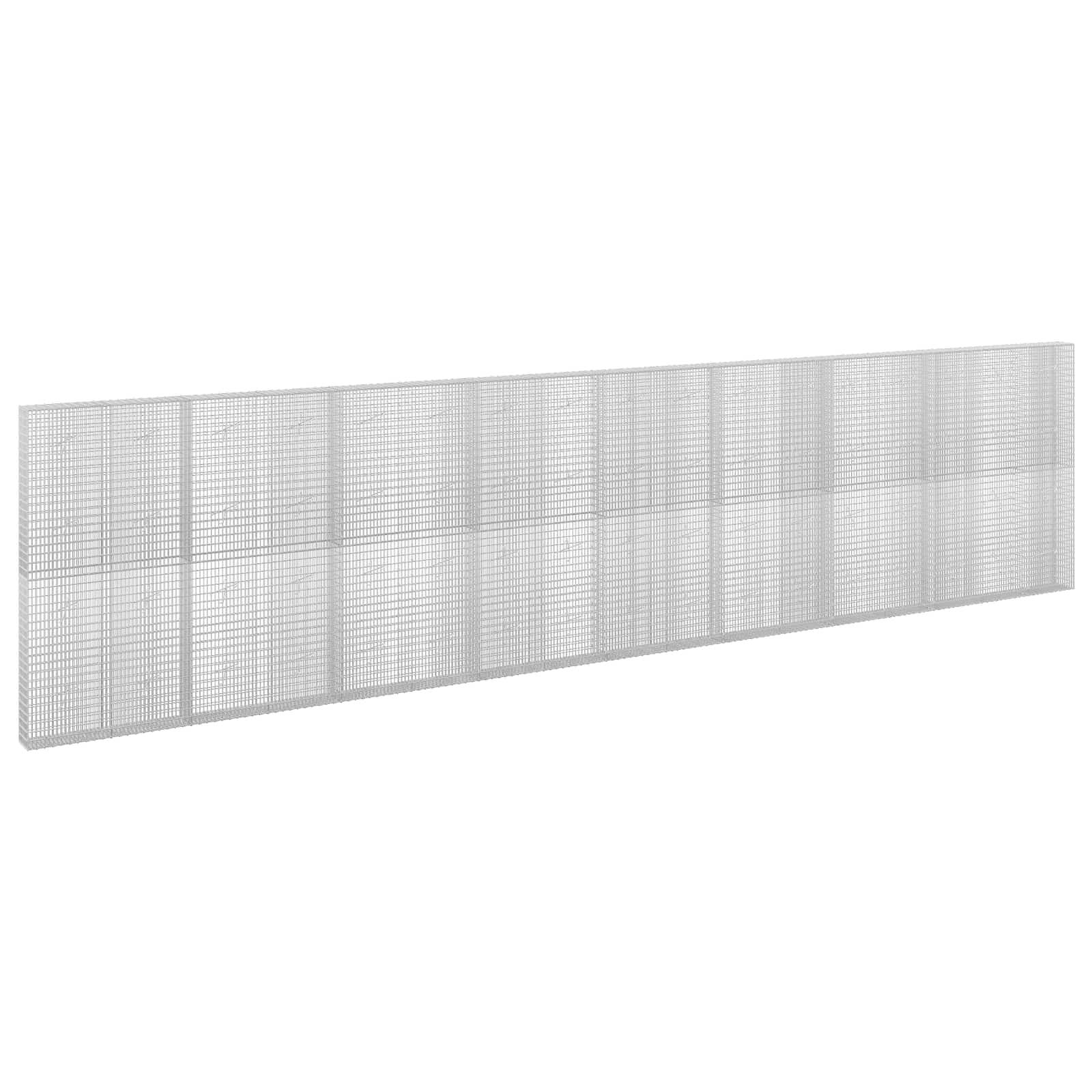Ein langes, gekrümmtes Drahtgeflecht-Zaun oder Barrierepanel, isoliert auf weißem Hintergrund.