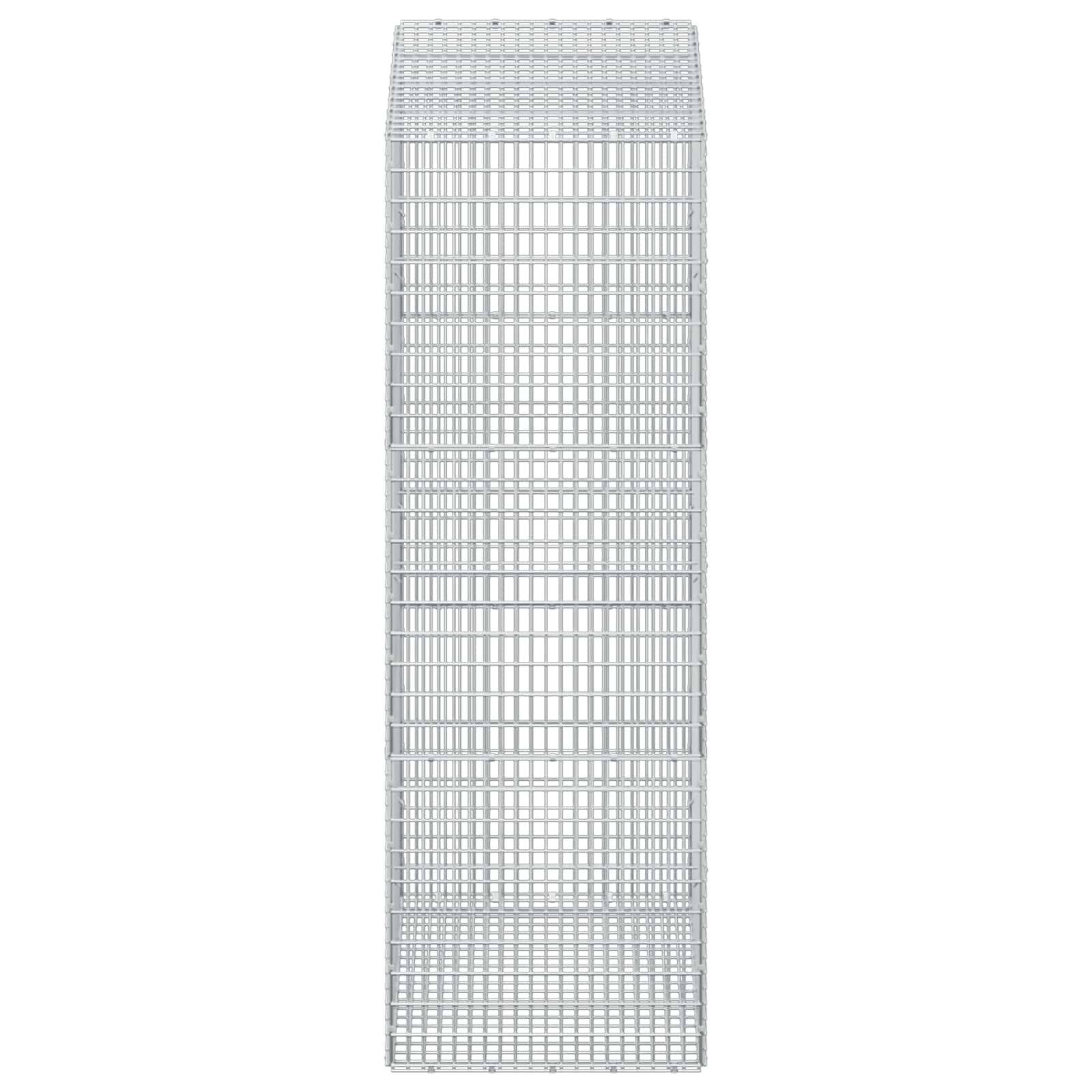 Hohes rechteckiges Metallgitter-Panel mit gewölbtem oberen Ende, gezeigt auf einfachem weißem Hintergrund.