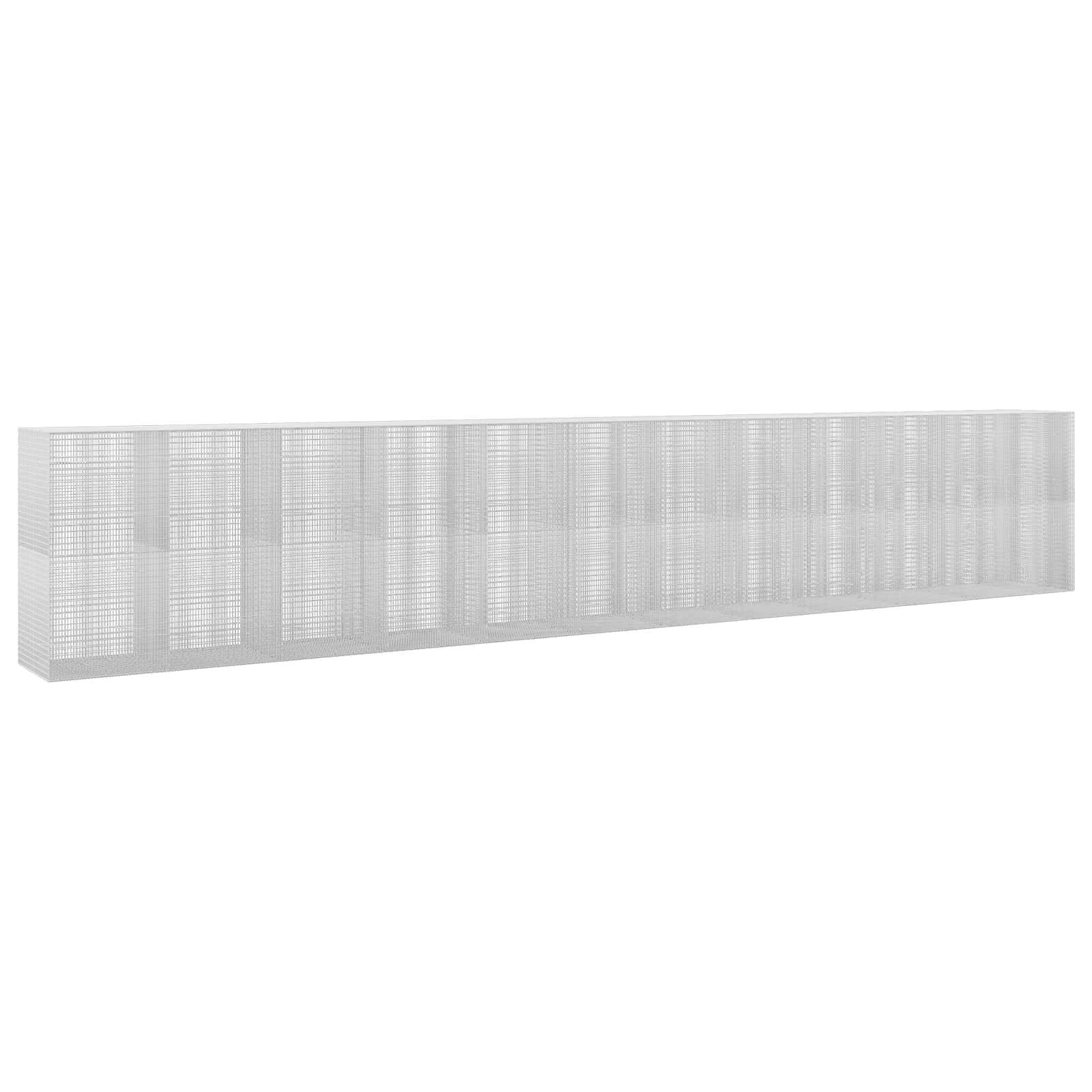 Langes weißes perforiertes Metallwandpanel, perspektivisch auf einfachem Hintergrund dargestellt.