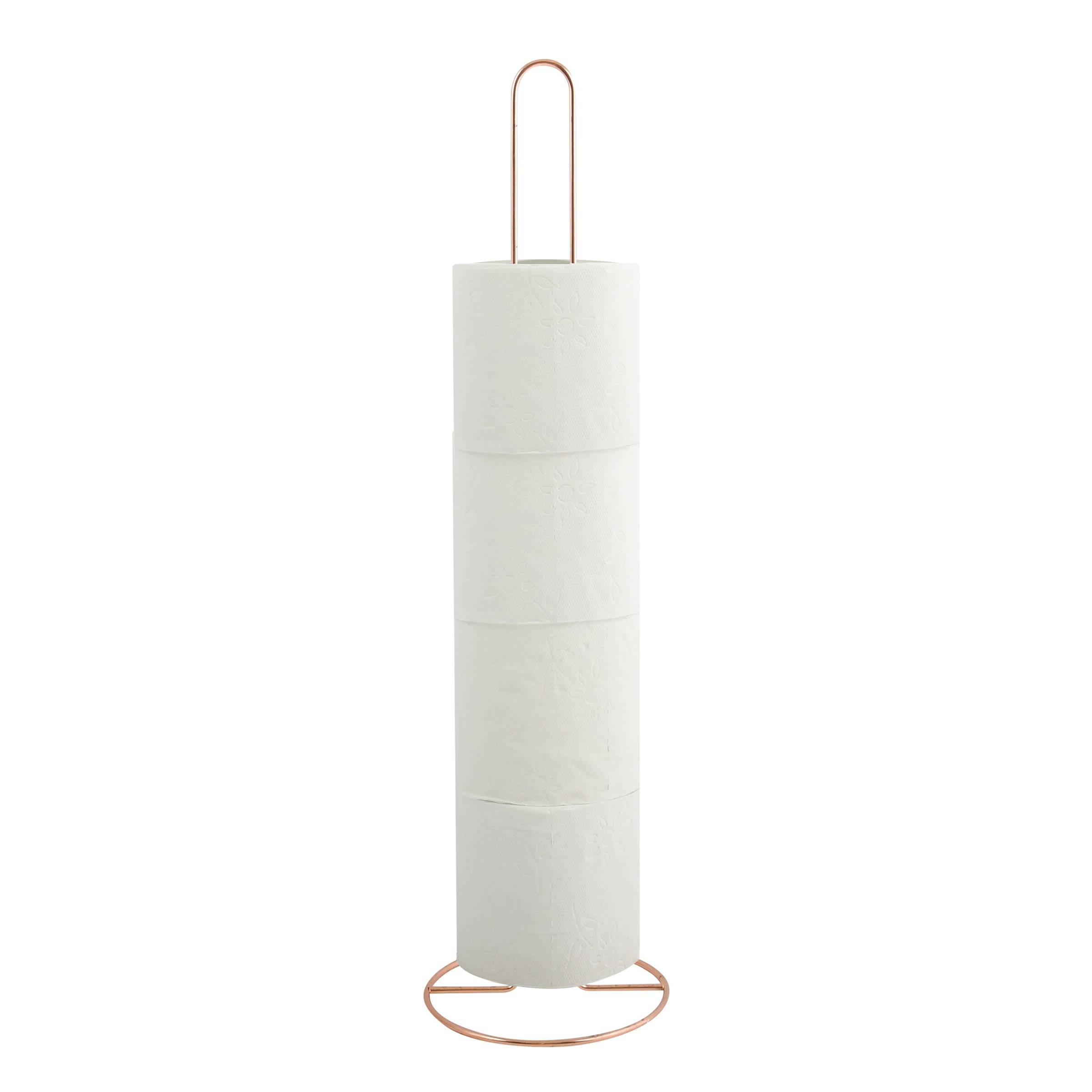 Weiße Papiertuchrolle, die auf einem Halter aus Kupfermetall vor einem schlichten weißen Hintergrund steht.