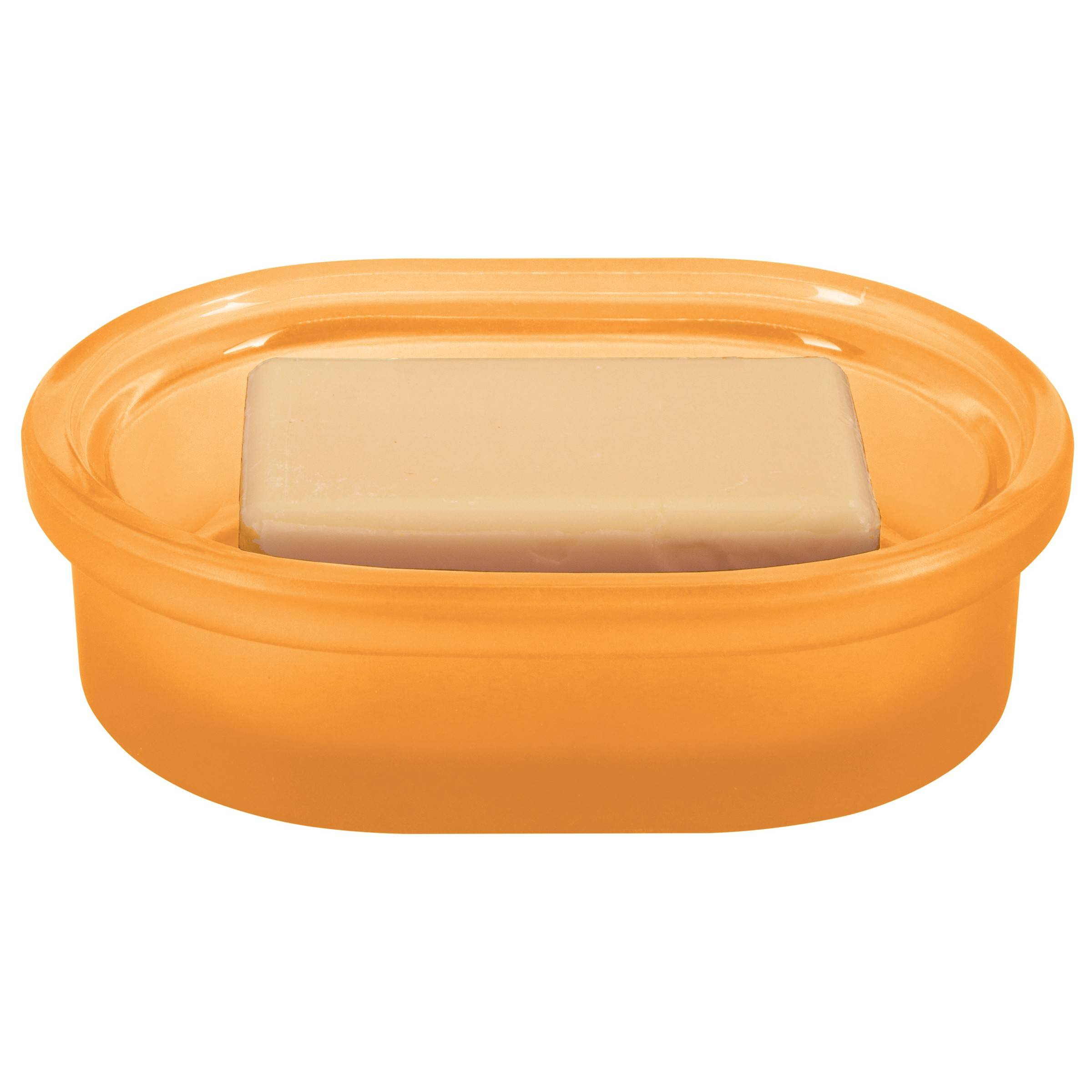 Orangefarbene Seifenschale mit einem beigen Stück Seife auf weißem Hintergrund.