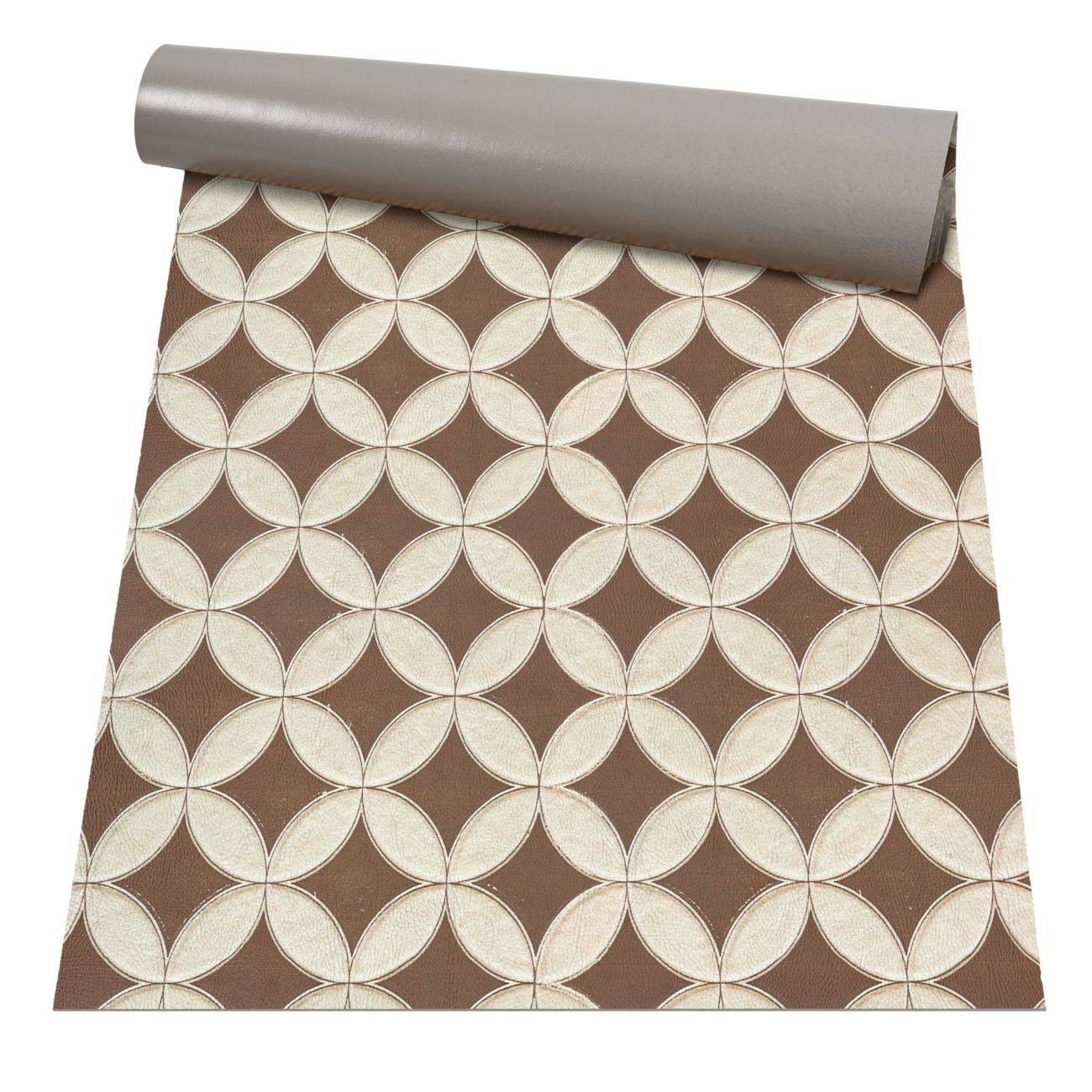 Tapetenmuster in Rollenform mit braunem Hintergrund und sich wiederholendem Muster aus cremefarbenen verschlungenen Kreisen.