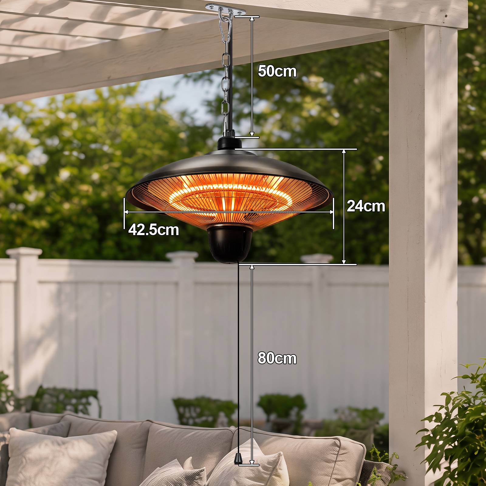 Outdoor-Hängeterassenheizer unter einer Pergola, gezeigt mit Abmessungen: 50 cm Kettensturz, 42,5 cm Breite, 24 cm Höhe, 80 cm Schnurlänge.