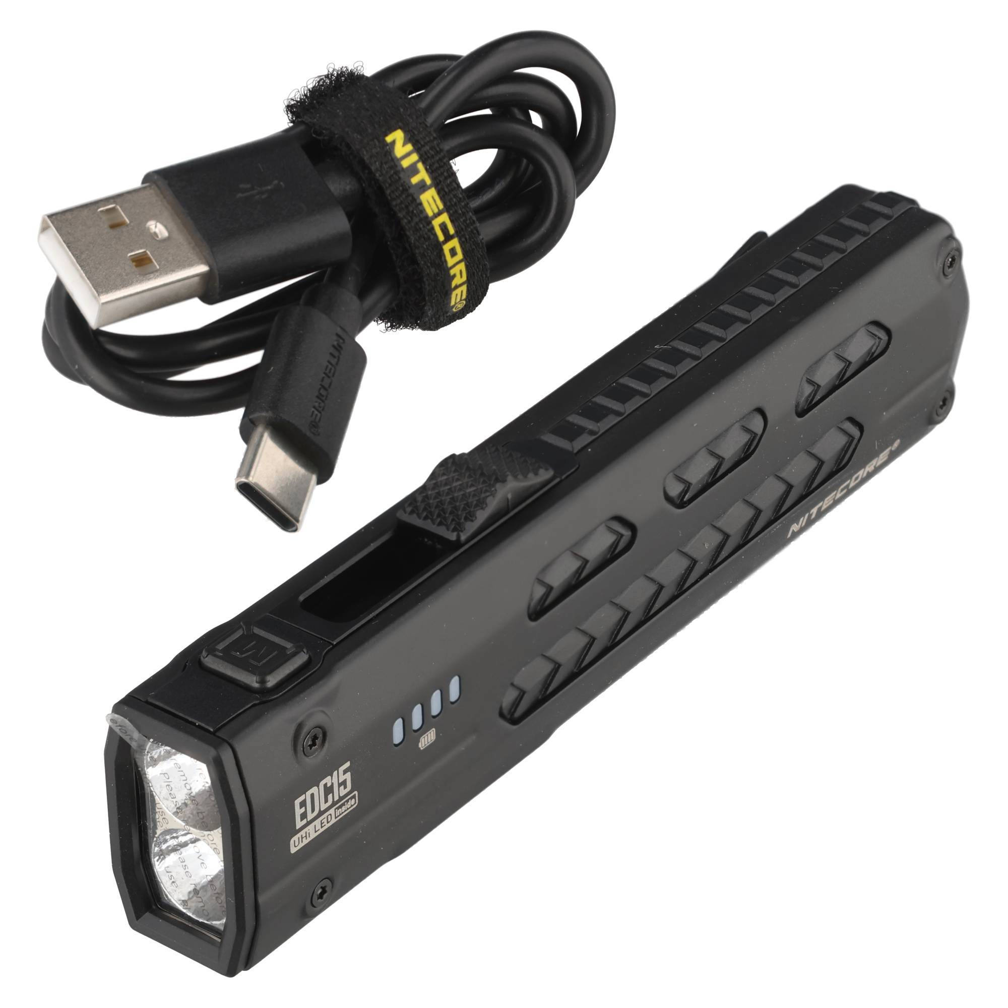 Schwarze wiederaufladbare Taschenlampe mit USB-Ladekabel, ausgestattet mit Seitenschaltern, Batterieanzeigeleuchten und dualen vorderen LEDs.