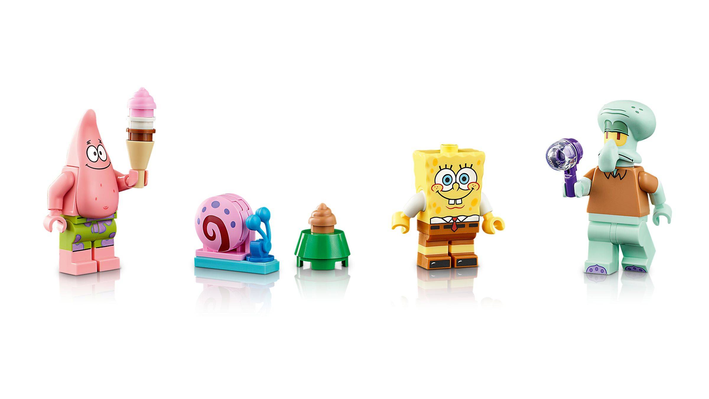 Fünf LEGO SpongeBob-Figuren, darunter Patrick mit einem Eis, Gary, SpongeBob und Squidward mit einem Lutscher, auf weißem Hintergrund angezeigt.