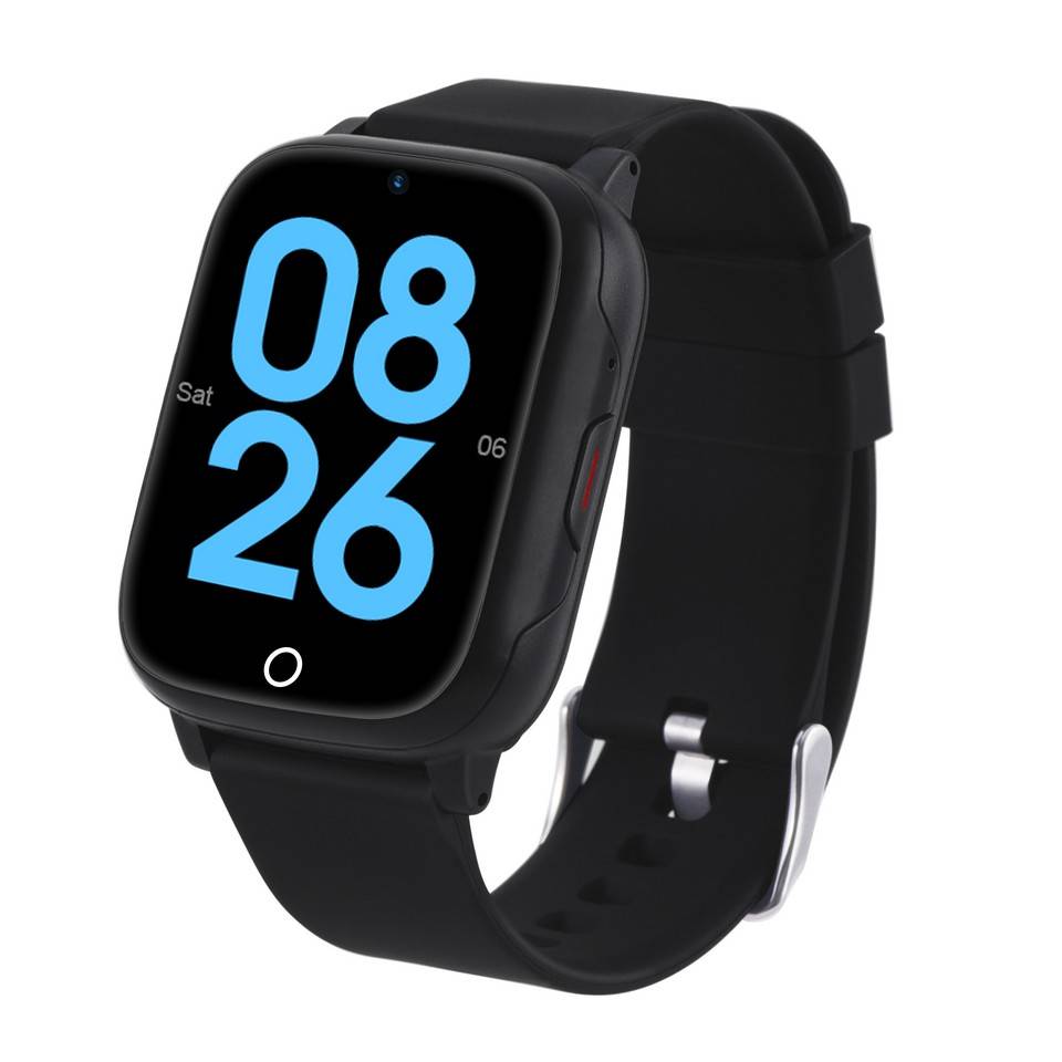 Schwarze quadratische Smartwatch mit schwarzem Armband, zeigt die Uhrzeit 08:26 und „Sa