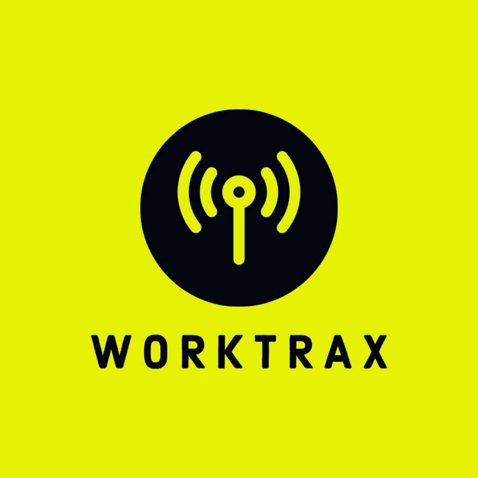 WORKTRAX-Logo auf leuchtend gelbem Hintergrund, mit einem schwarzen Kreis, der ein Funksignalsymbol über dem Markennamen enthält.