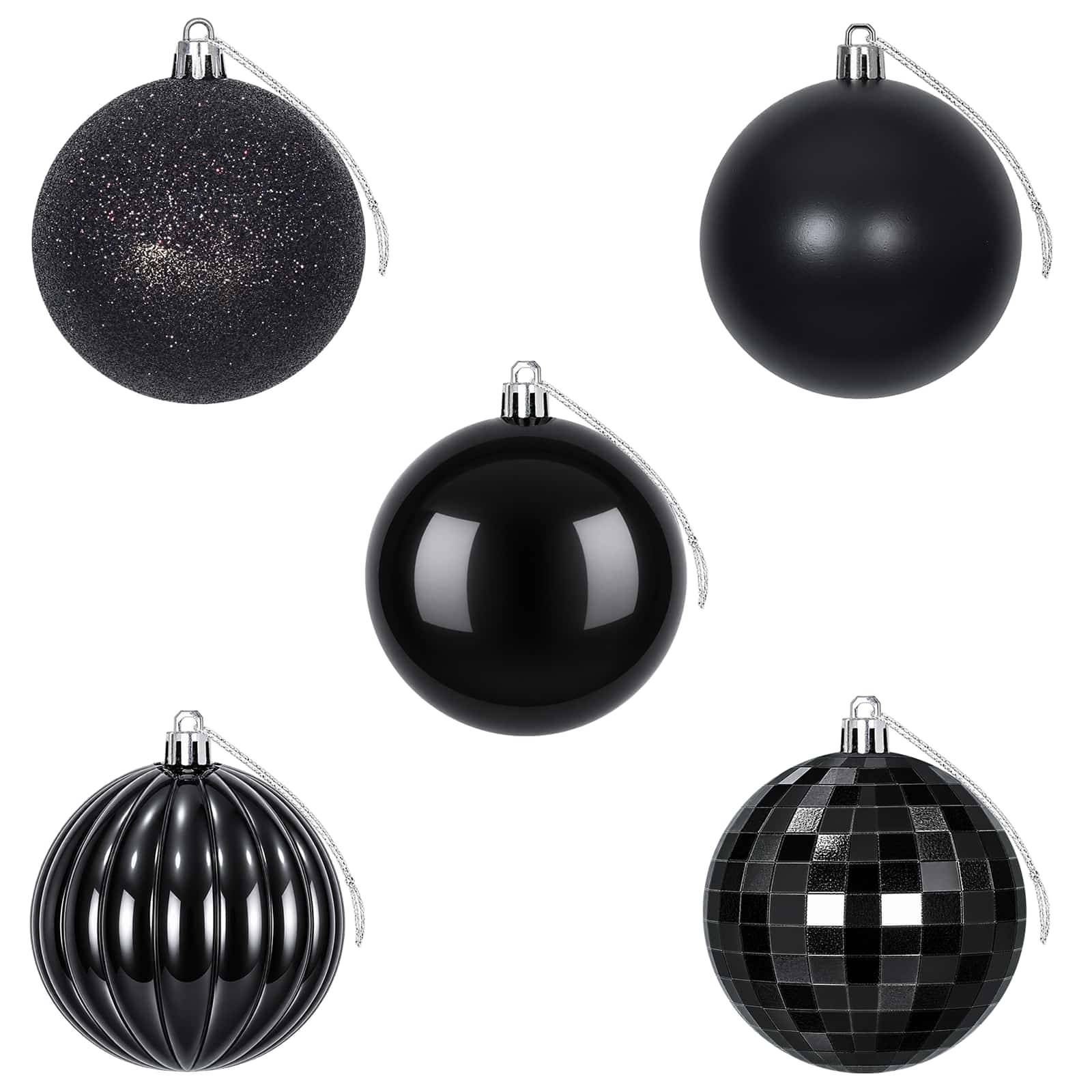 Fünf schwarze Weihnachtskugeln in verschiedenen Ausführungen: Glitter, matt, glänzend, geriffelt und verspiegelter Discokugel-Stil auf weißem Hintergrund.