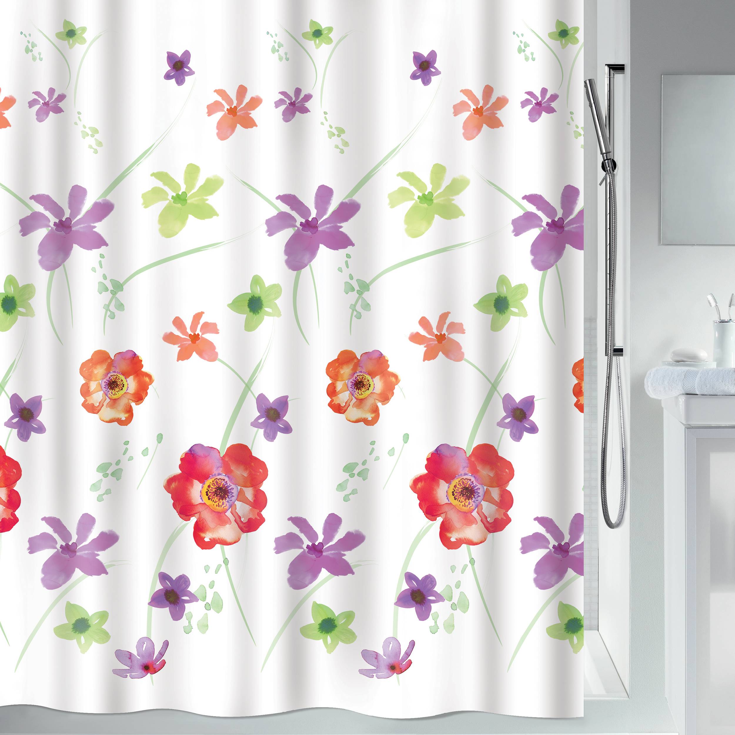 Weißer Duschvorhang mit buntem Blumenmuster im Badezimmer