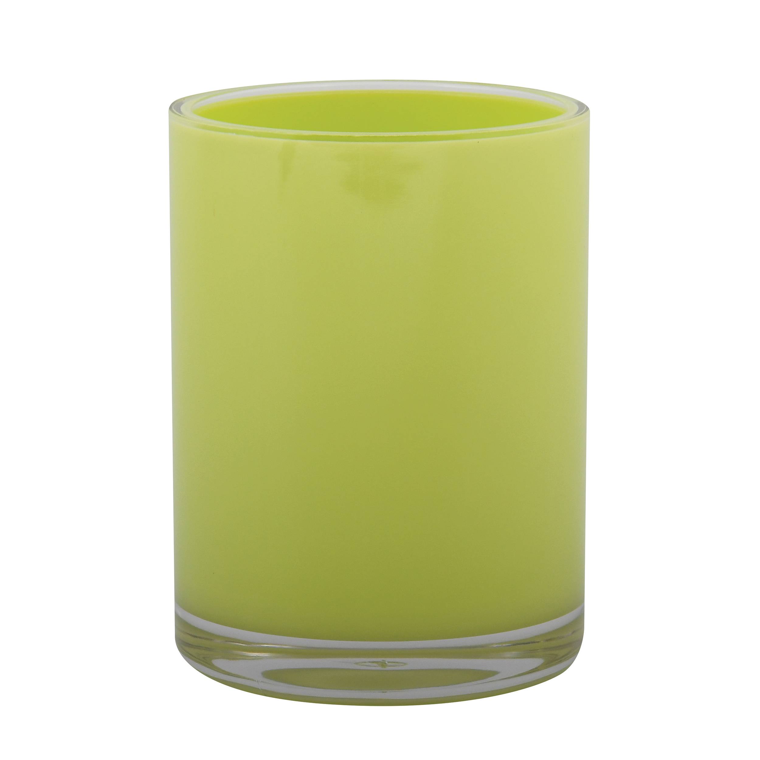 Ein mattiertes, hellgrünes zylindrisches Glas auf weißem Hintergrund.