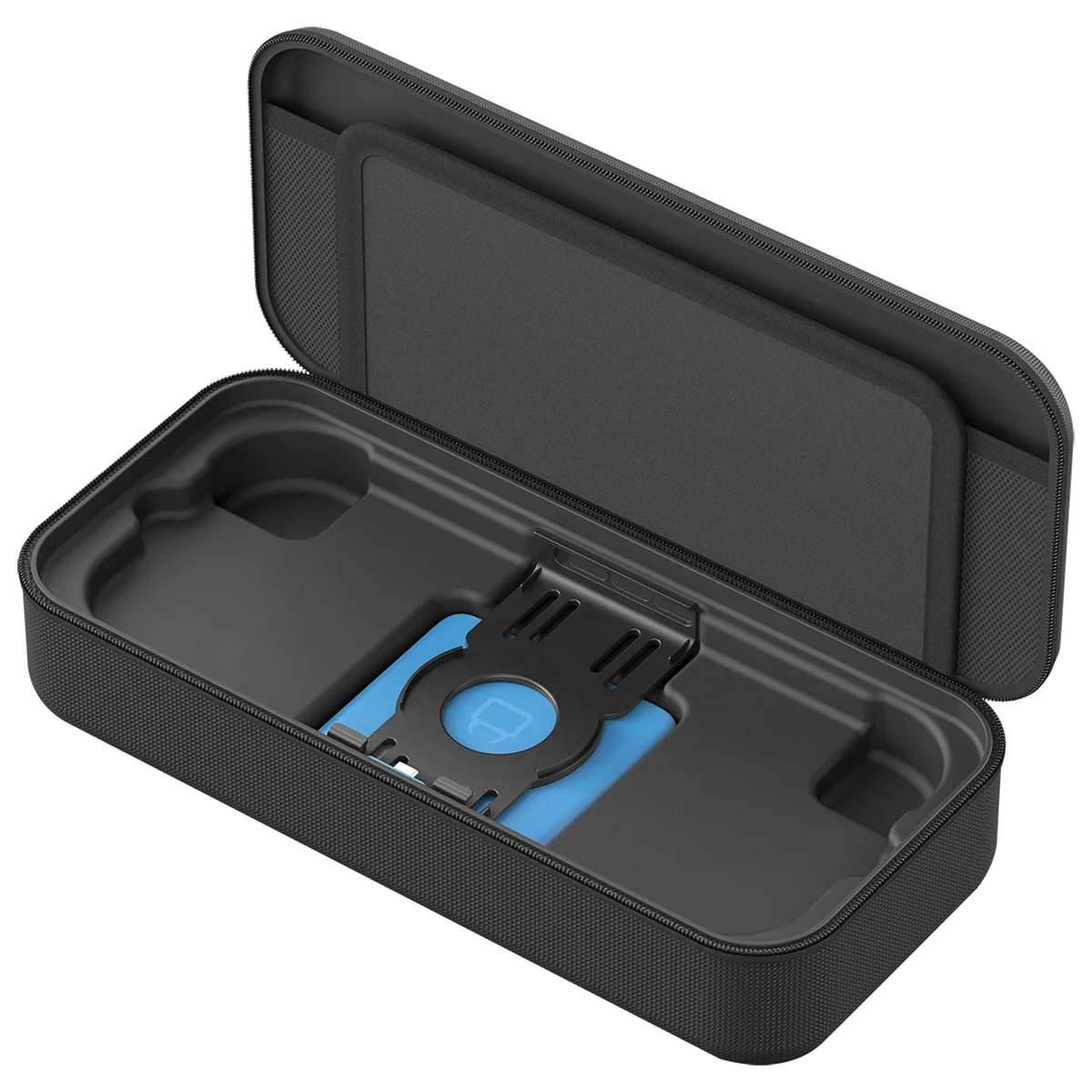 Offenes schwarzes Etui mit Reißverschluss und geformter Schaumstoffeinlage, die ein kleines blau-schwarzes Gerät und Zubehör hält.
