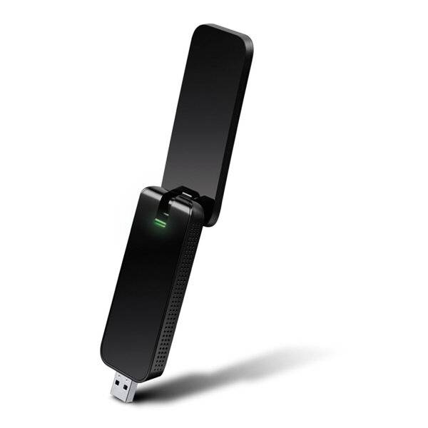 Schwarzer USB-Funkladapter mit klappbarer Antenne, aufrecht auf weißem Hintergrund mit kleinem grünem Statuslicht dargestellt.
