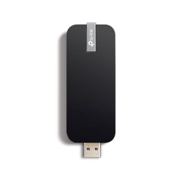 Schwarzer TP-Link USB-Wi-Fi-Adapter mit USB-Stecker an der Unterseite, auf weißem Hintergrund dargestellt.
