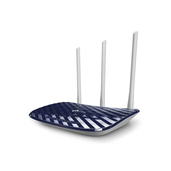 Blauer kabelloser Router mit drei vertikalen Antennen auf weißem Hintergrund.