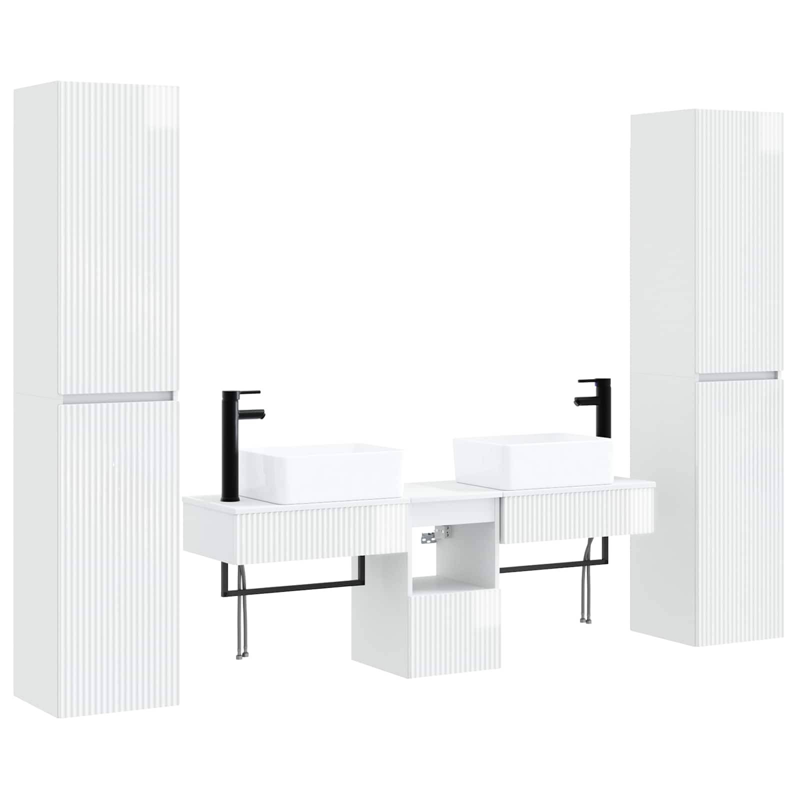 Minimalistisches Badezimmerwaschtisch mit zwei schwarzen Armaturen, doppelten Waschbecken, zentralem Schubladenschrank und hohen Schränken auf beiden Seiten.