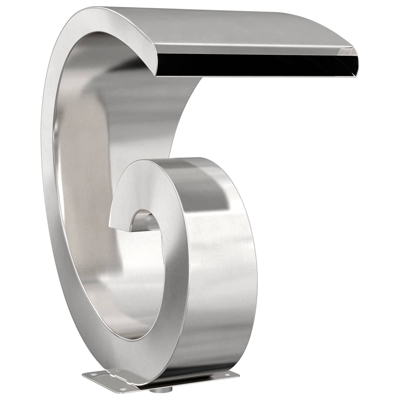 Eine polierte Metallskulptur in Form eines Kleinbuchstabens g auf einem kleinen Sockel vor weißem Hintergrund.