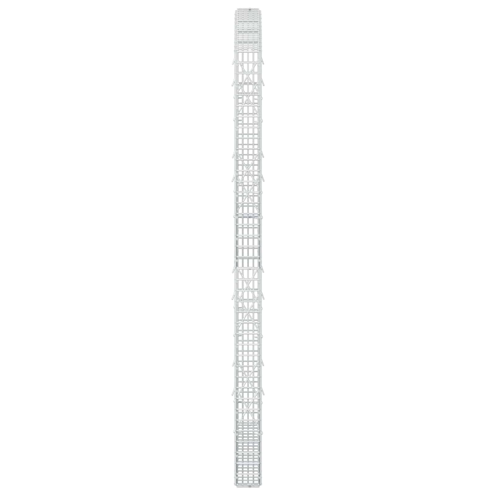 Hoher, schmaler grauer Gitterturm oder Mast, zentriert auf weißem Hintergrund dargestellt.