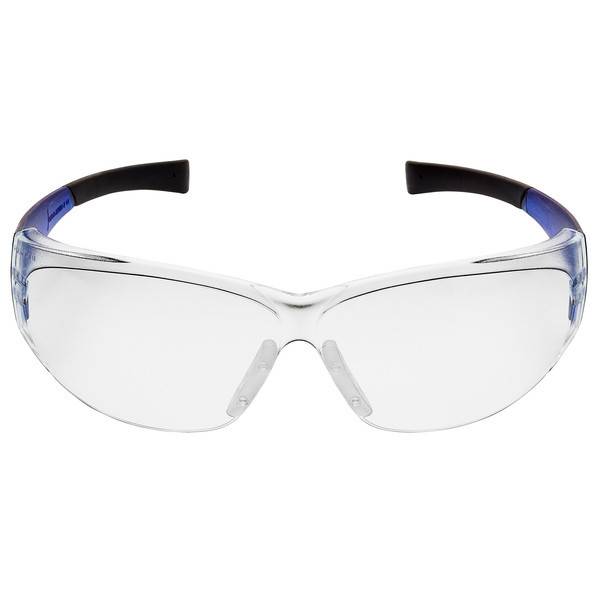 Klare Schutzbrille mit umwickeltem Design und schwarzen sowie blauen Bügeln auf weißem Hintergrund.