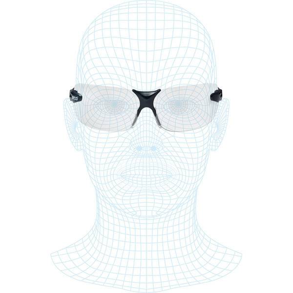 Vorderansicht eines Drahtgitter-Menschenkopfs mit schwarzer Brille, gezeigt auf weißem Hintergrund.