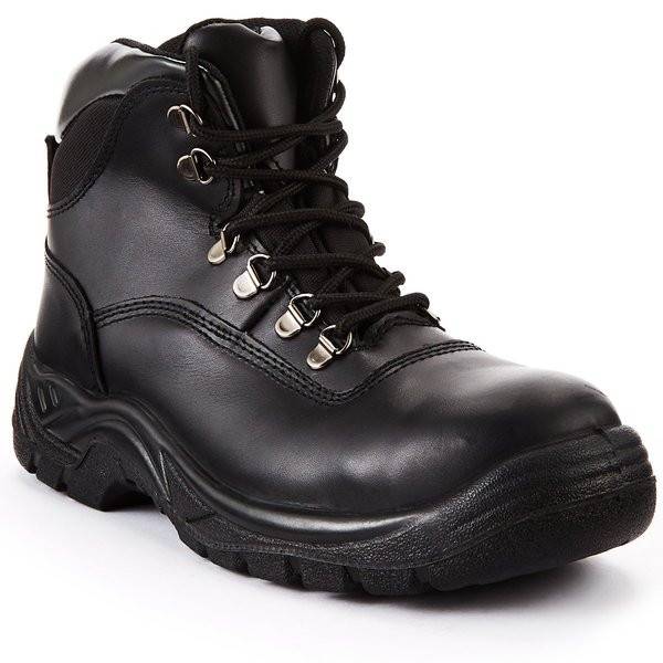 Schwarzer Lederschnürstiefel für die Arbeit mit dicker Profilsohle und gepolsterter Knöchelmanschette, auf weißem Hintergrund abgebildet.