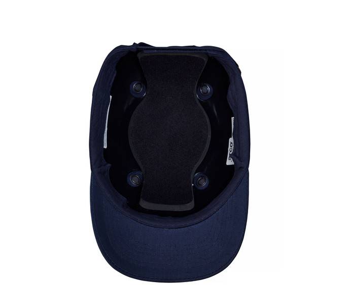 Innenansicht einer marineblauen Baseballmütze mit schwarzem inneren Schweißband und verstellbarem Verschlussband.