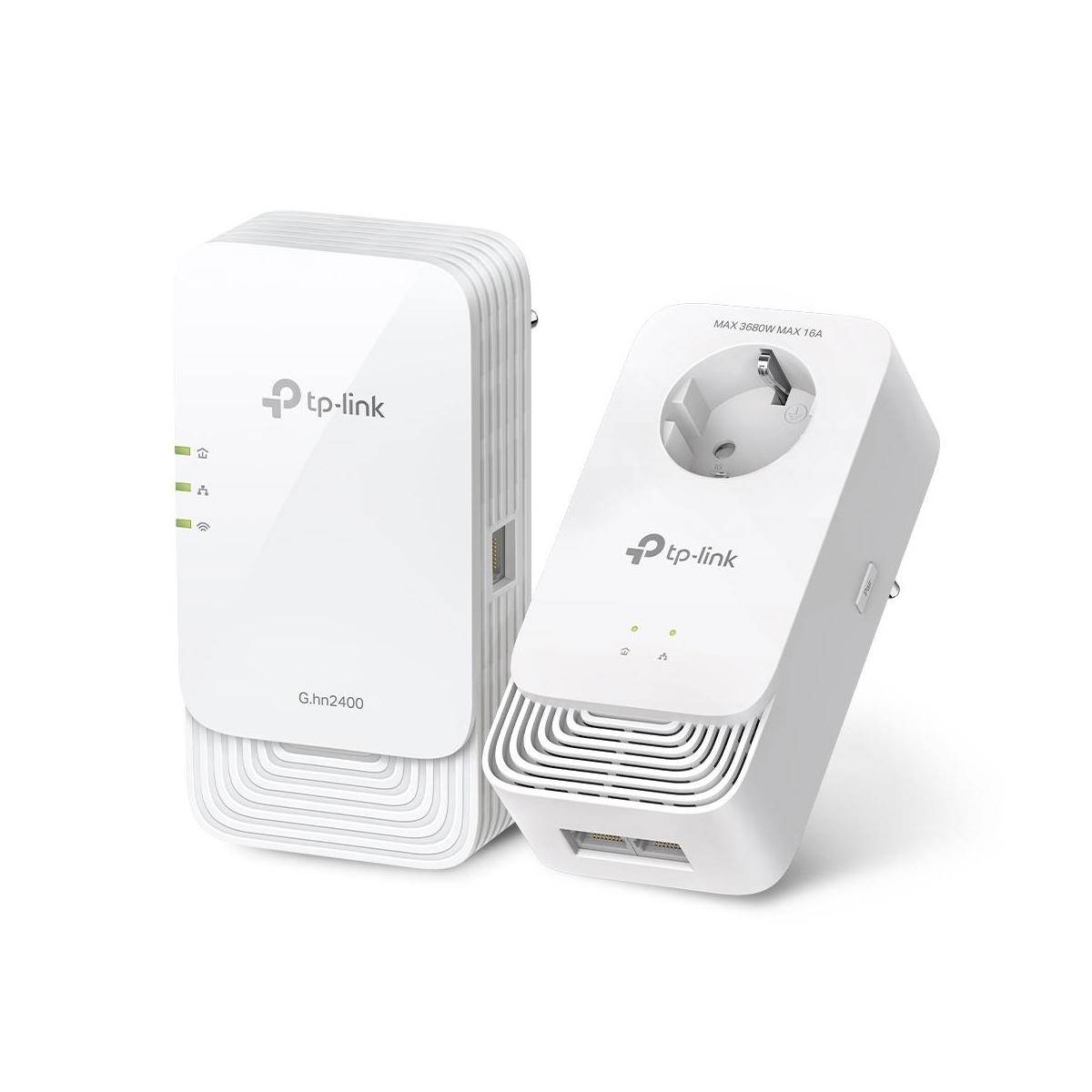 Zwei weiße TP-Link-Powerline-WLAN-Adapter, einer mit Steckdosendurchgang und beide mit Statusleuchten, auf weißem Hintergrund dargestellt.