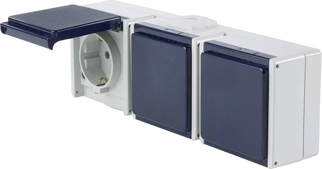 Three-way socket with two covers and one open socket, suitable for outdoor use.