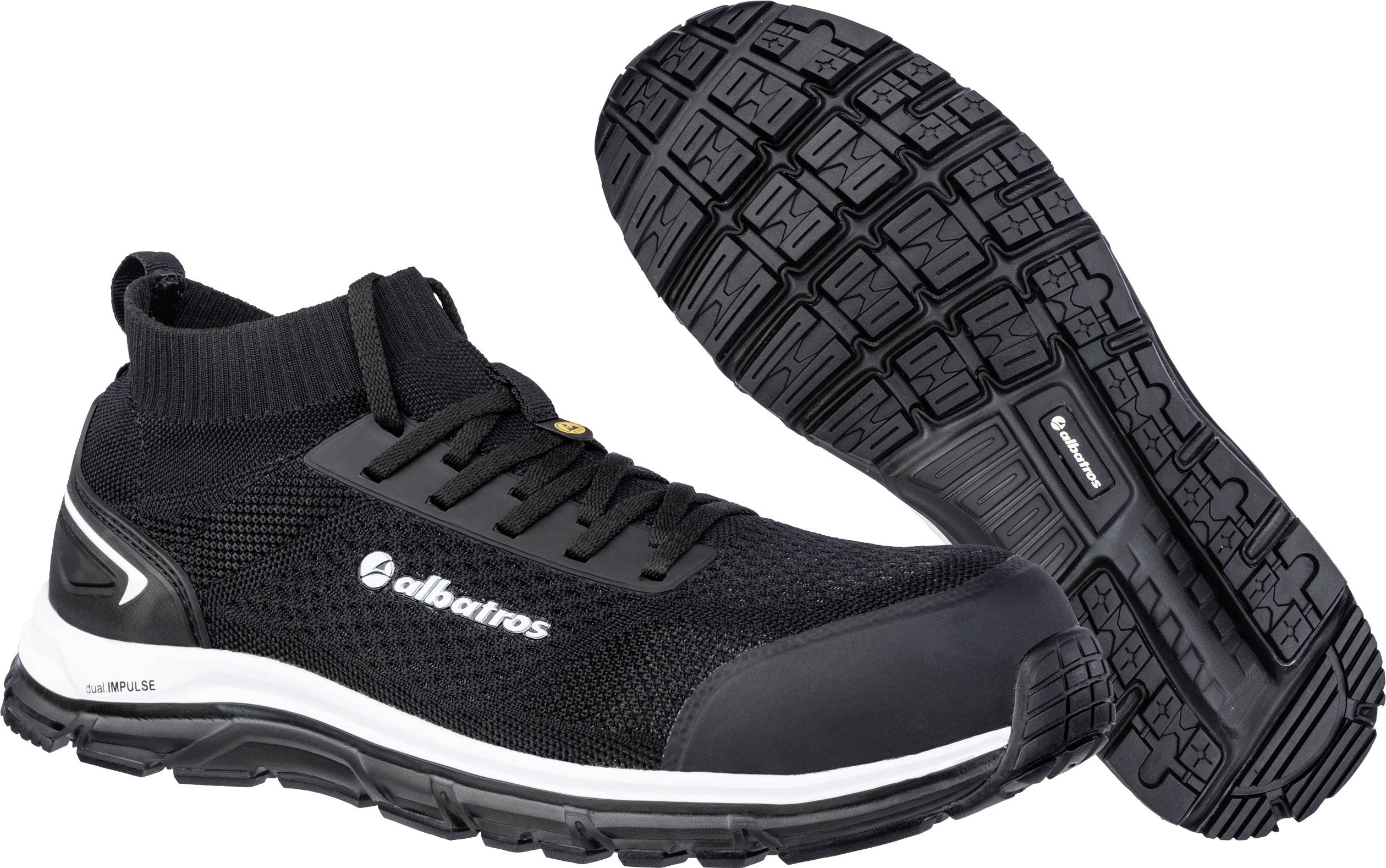Black safety shoes with non-slip sole and elastic upper. 'Albatros' printed on the side. Ideal for work environments.