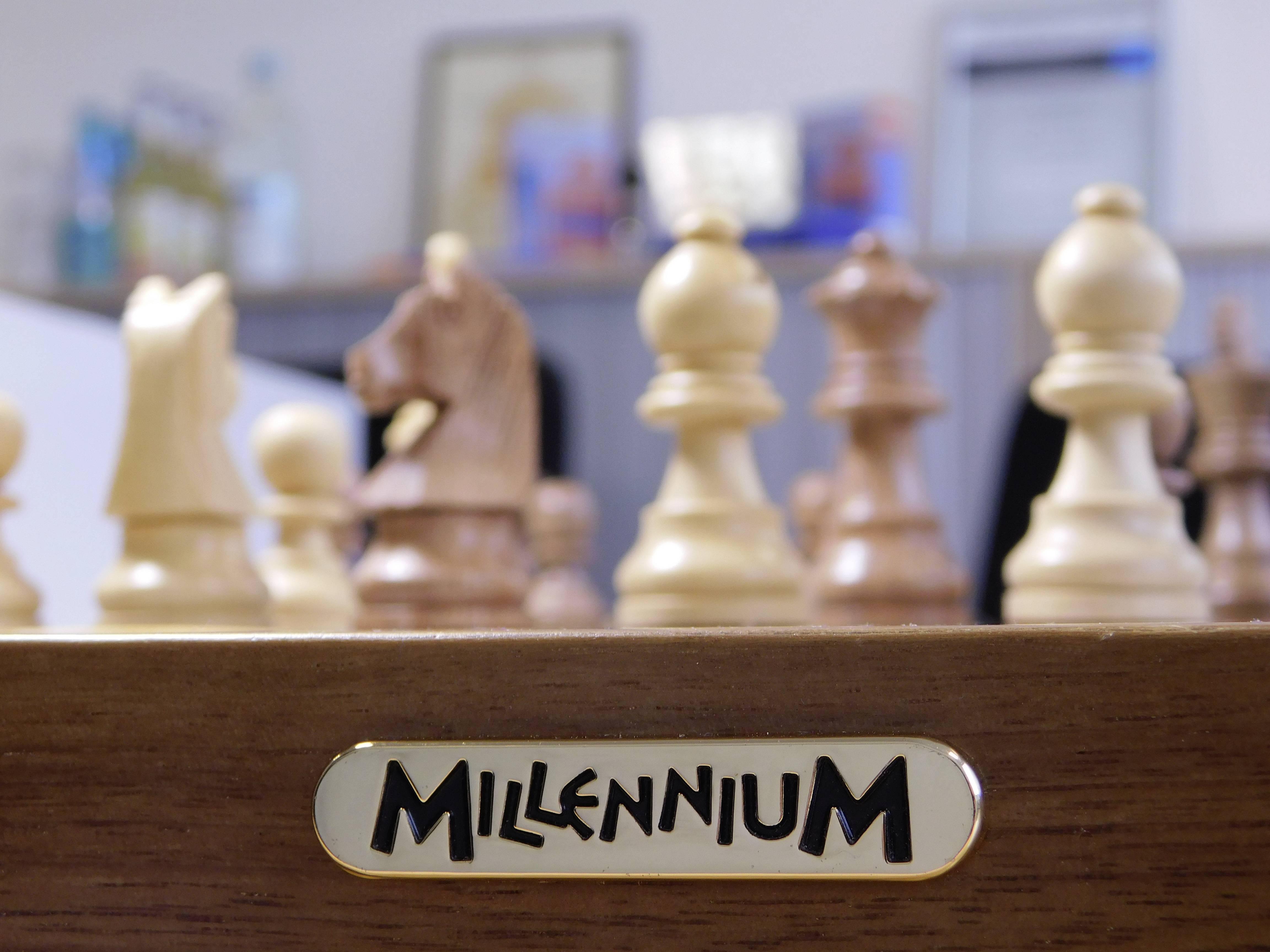 Millennium The King Performance Chess computer