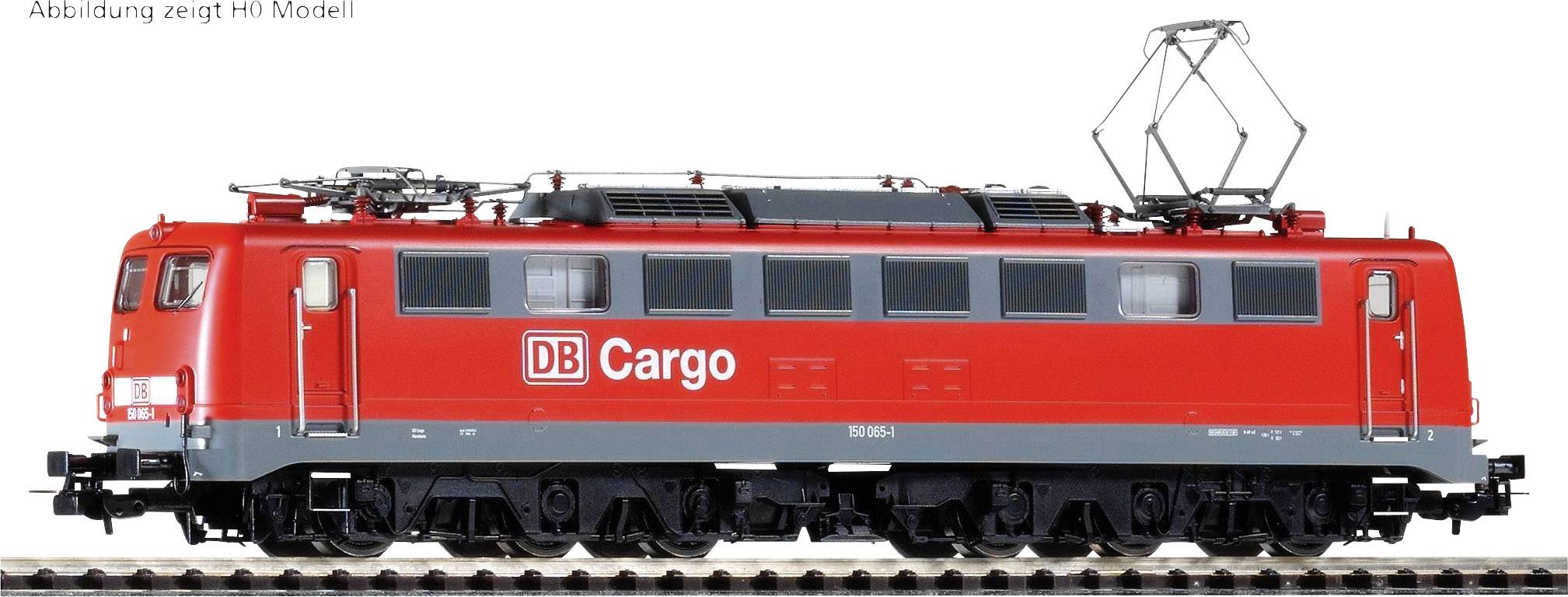 Red model of a DB Cargo locomotive of the Class 140 with a side pantograph on rails, depicted against a white background.