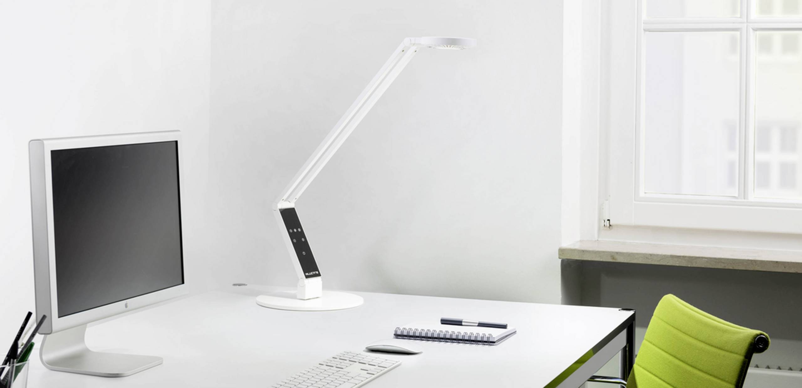 Luctra TABLE RADIAL / BASE 920202 Desk light White