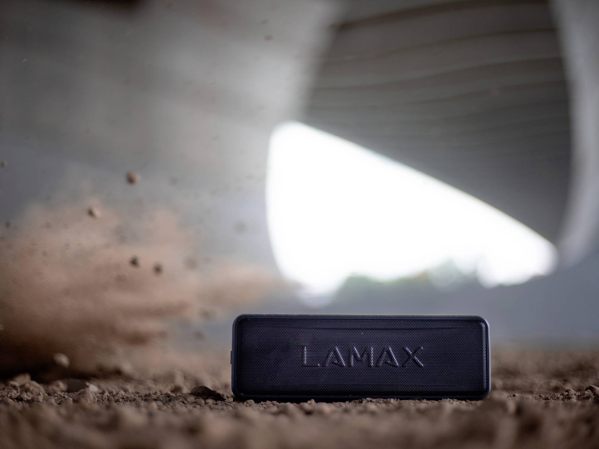 Lamax Sentinel2 Bluetooth speaker