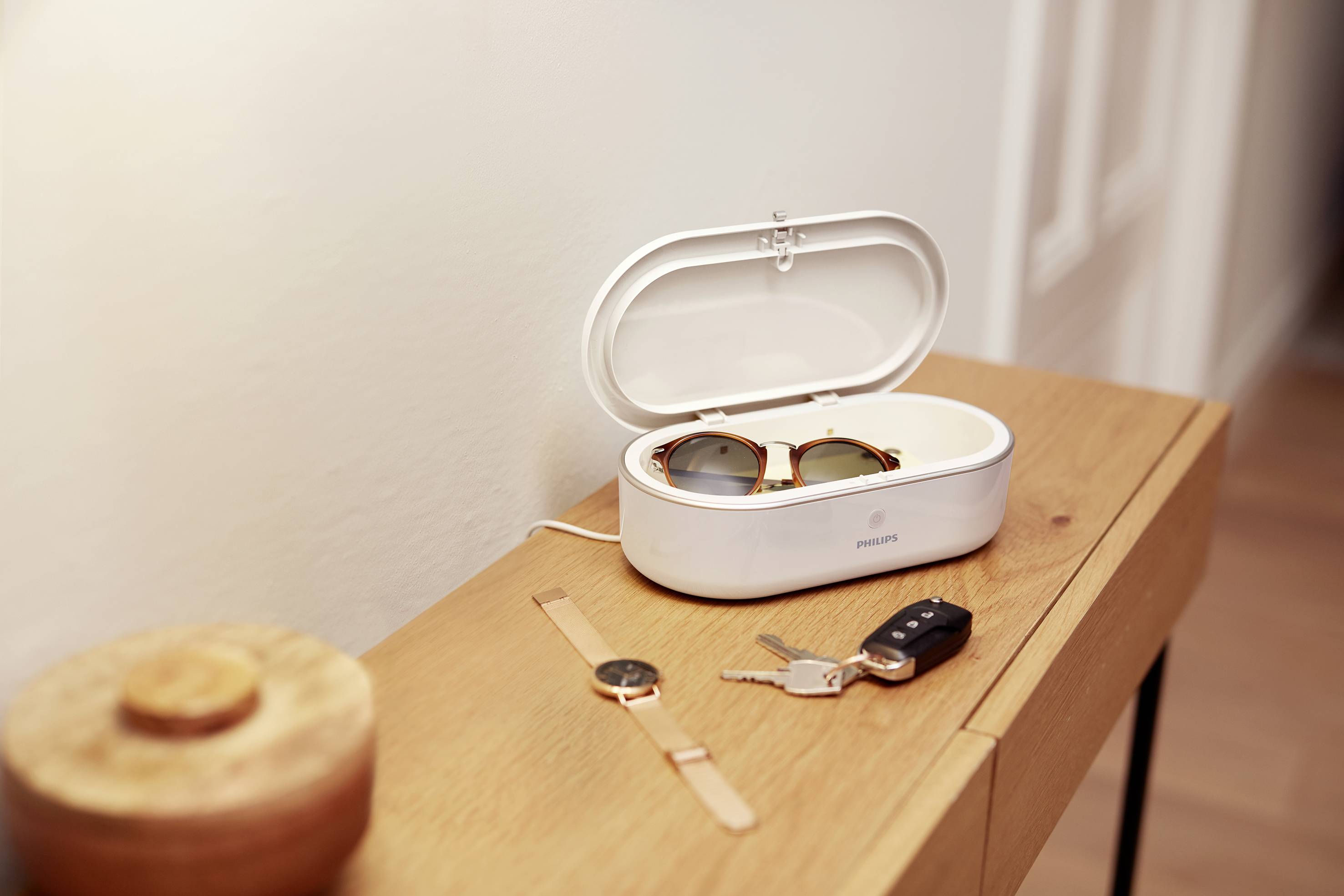 Philips Signify UV-C light sterilizer White