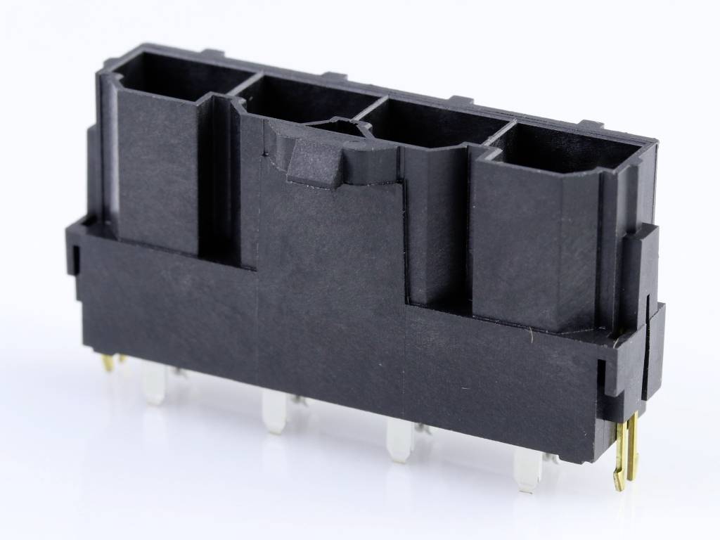 Black 6-pin plug with gold-coloured contacts, used in electronic circuits for signal transmission or power supply.