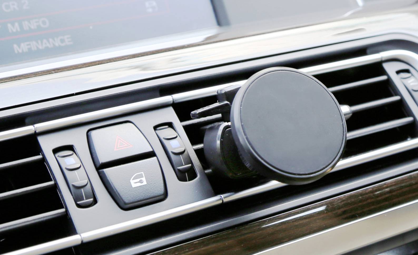 IWH 019261 Car mobile phone holder