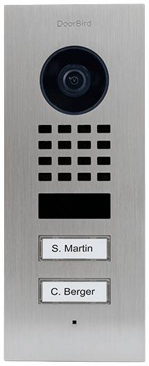 Door intercom with camera and two name plates: 'S. Martin' and 'C. Berger'.