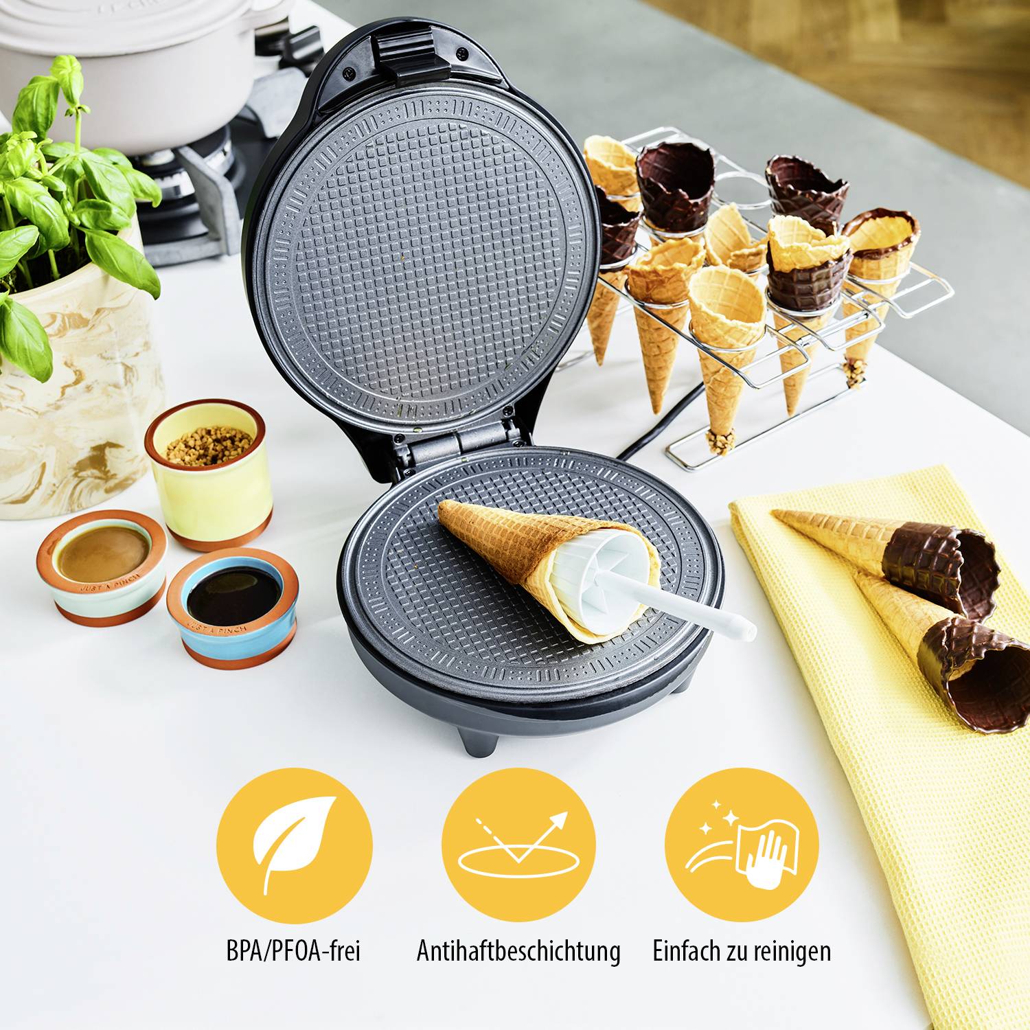 Tristar WF-1170 Waffle cone maker Black
