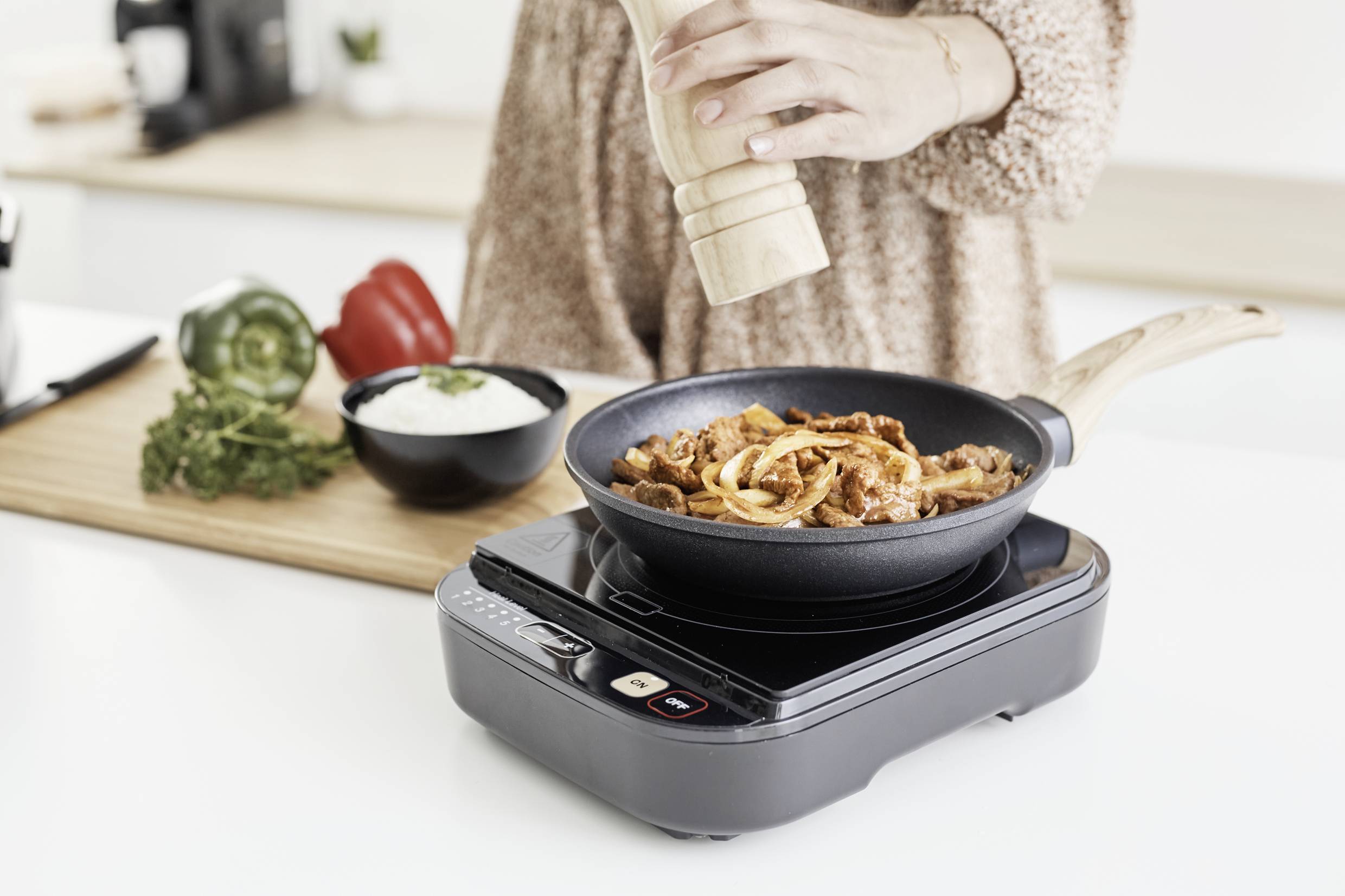 WOOZOO by Ohyama 2 in 1 Multi-cooker Black Multifunction, portable, Rice cooker function, with cooking function