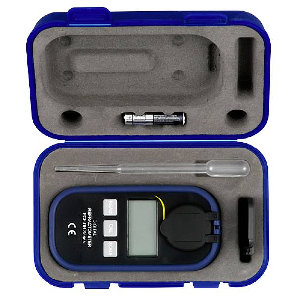 Digital Refractometer Set in open packaging: Contains a digital refractometer, pipette, battery and storage case.