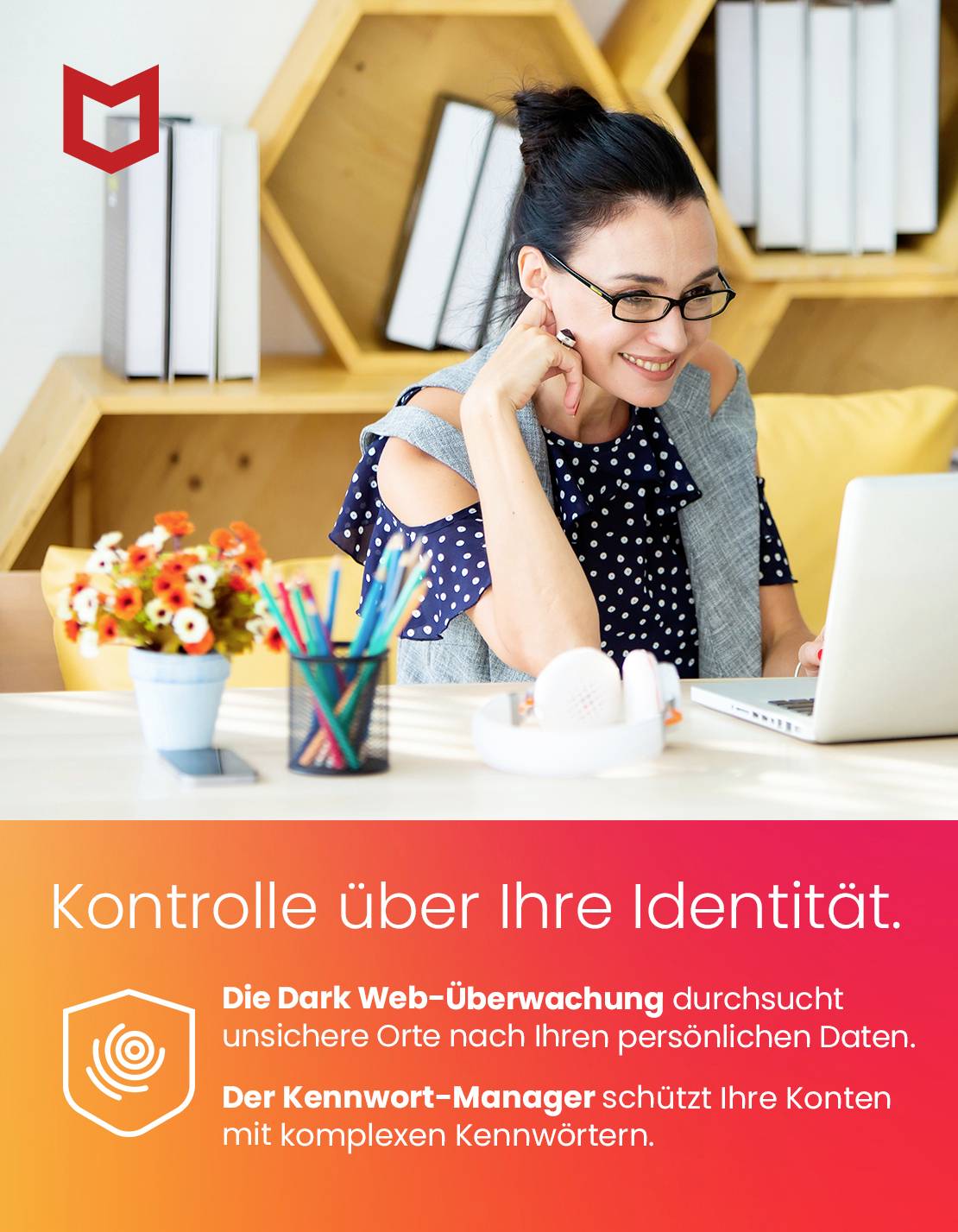 McAfee Total Protection 1-year, 5 licences Windows, Mac OS, Android, iOS Antivirus