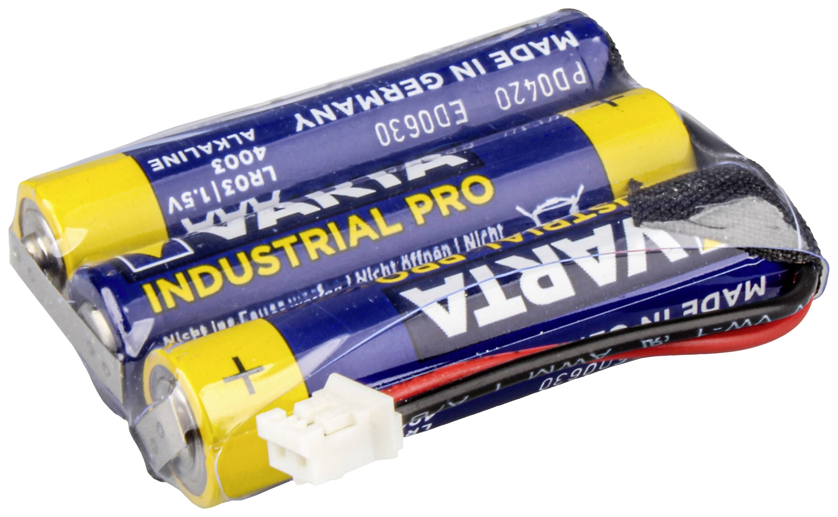 Three interconnected yellow-blue batteries with the inscription 'VARTA Industrial Pro', alongside cables with a white plug.