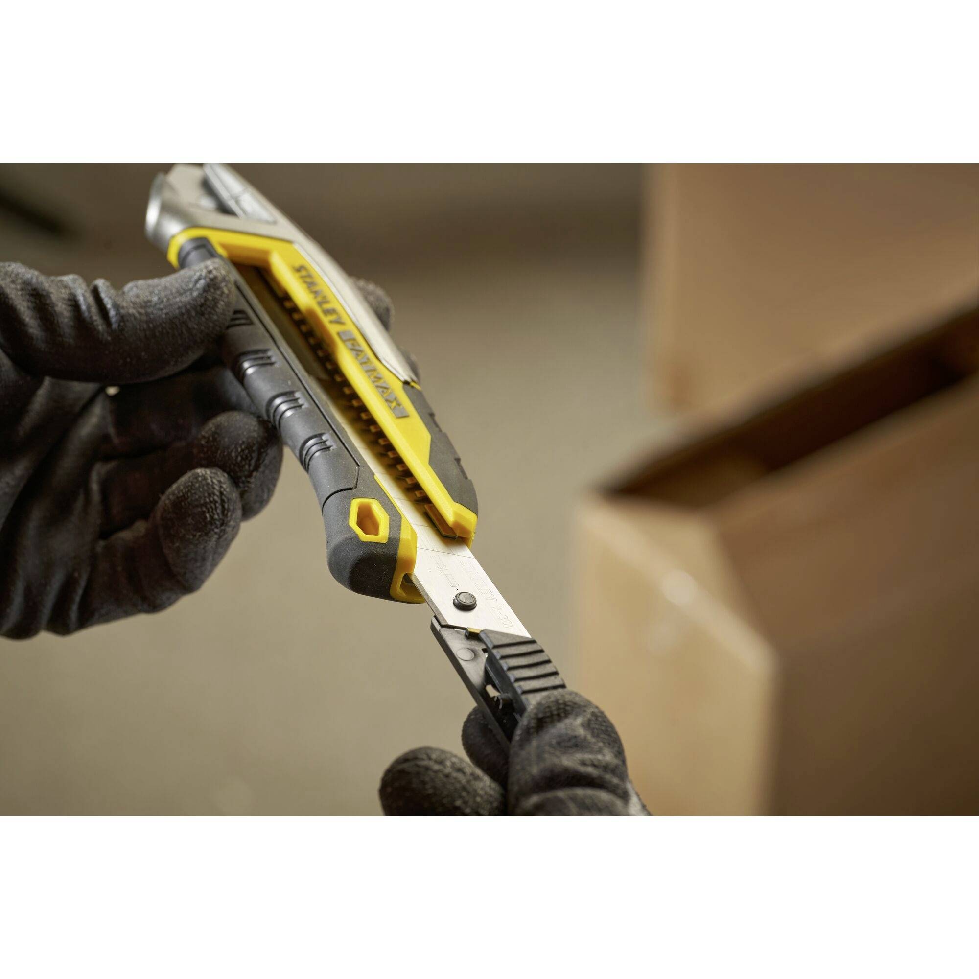 STANLEY FMHT10594-0 FM cutter, 18 mm, with blade slide 1 pc(s)