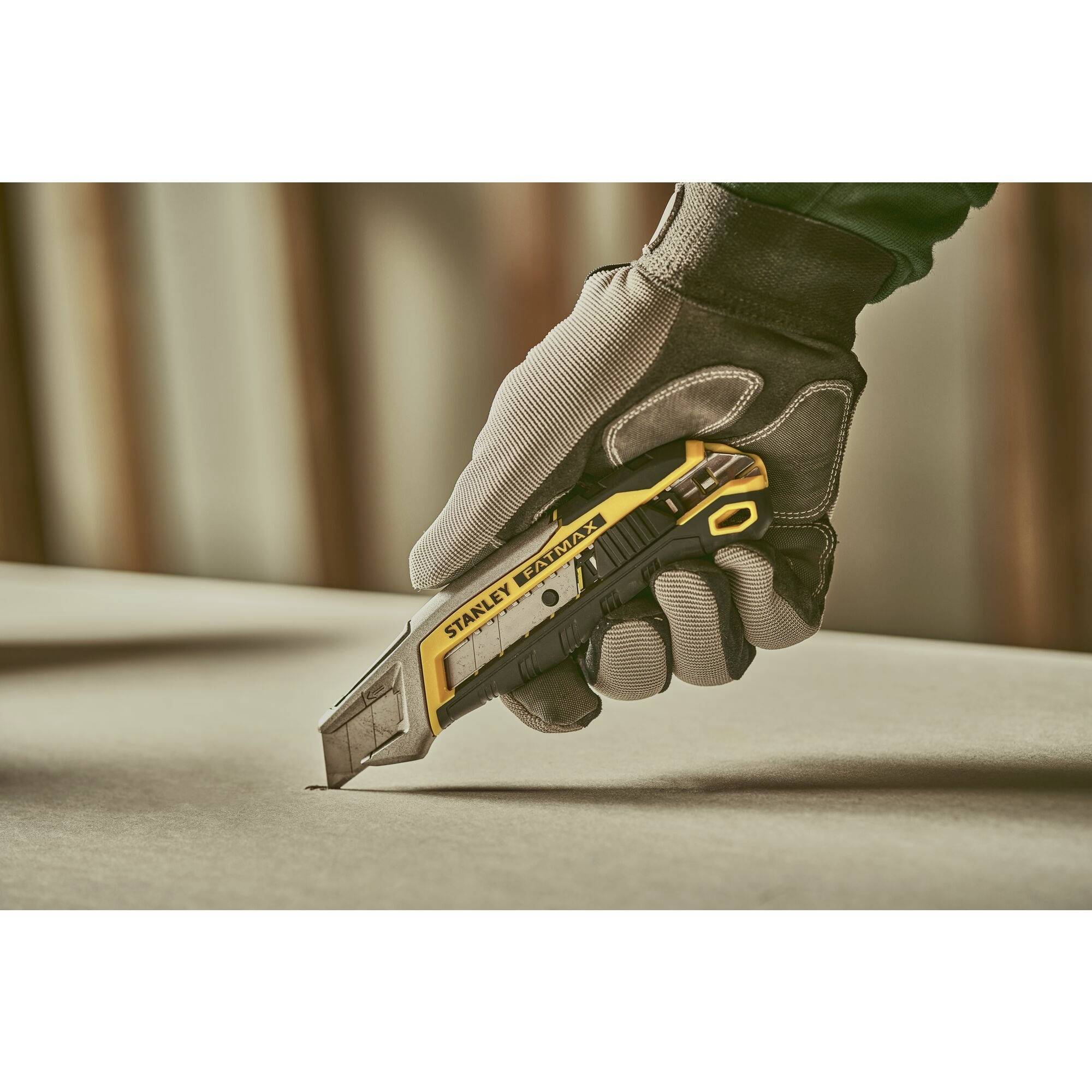 STANLEY FMHT10594-0 FM cutter, 18 mm, with blade slide 1 pc(s)