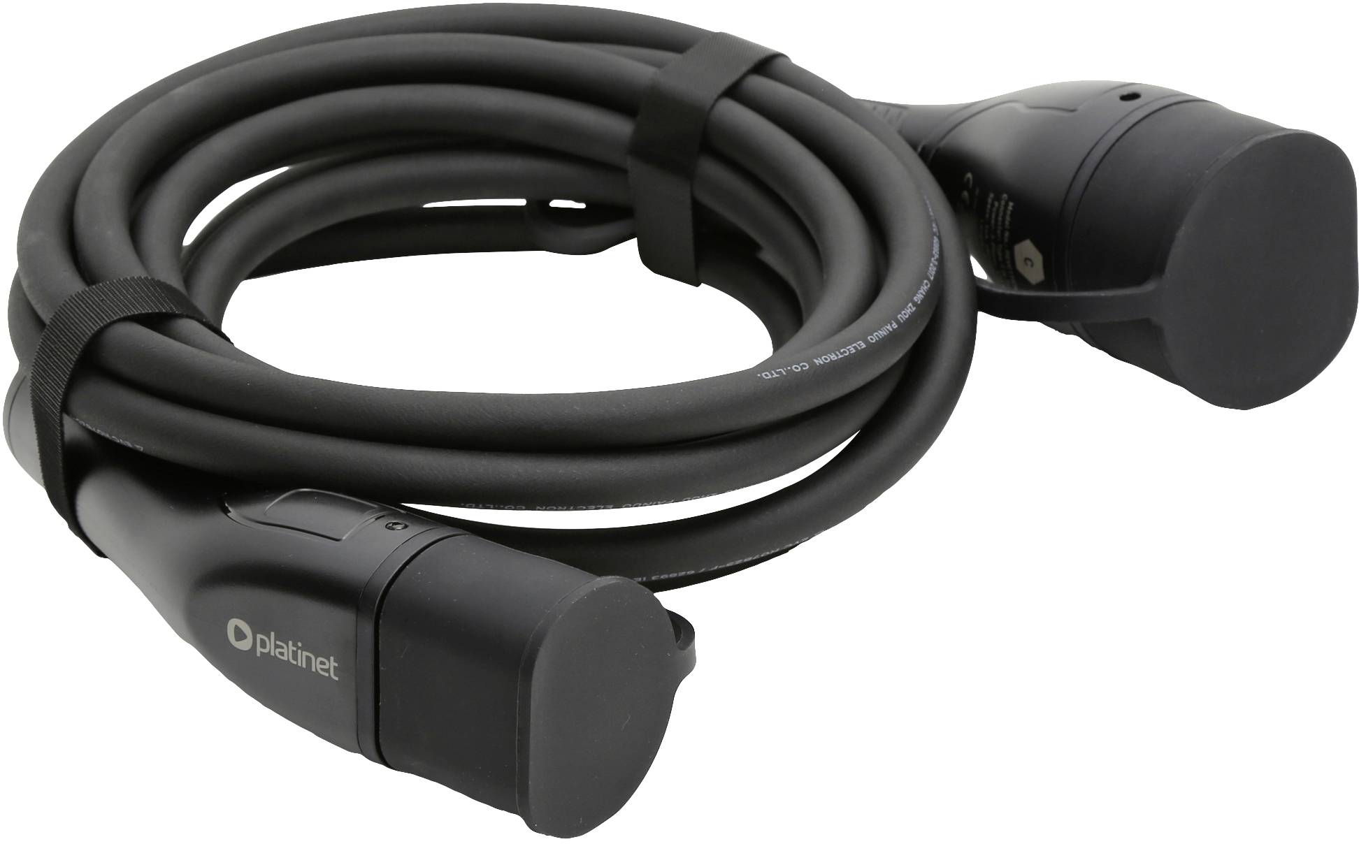 A black, coiled charging cable with plugs at both ends and the 'platinet' brand logo on one side.
