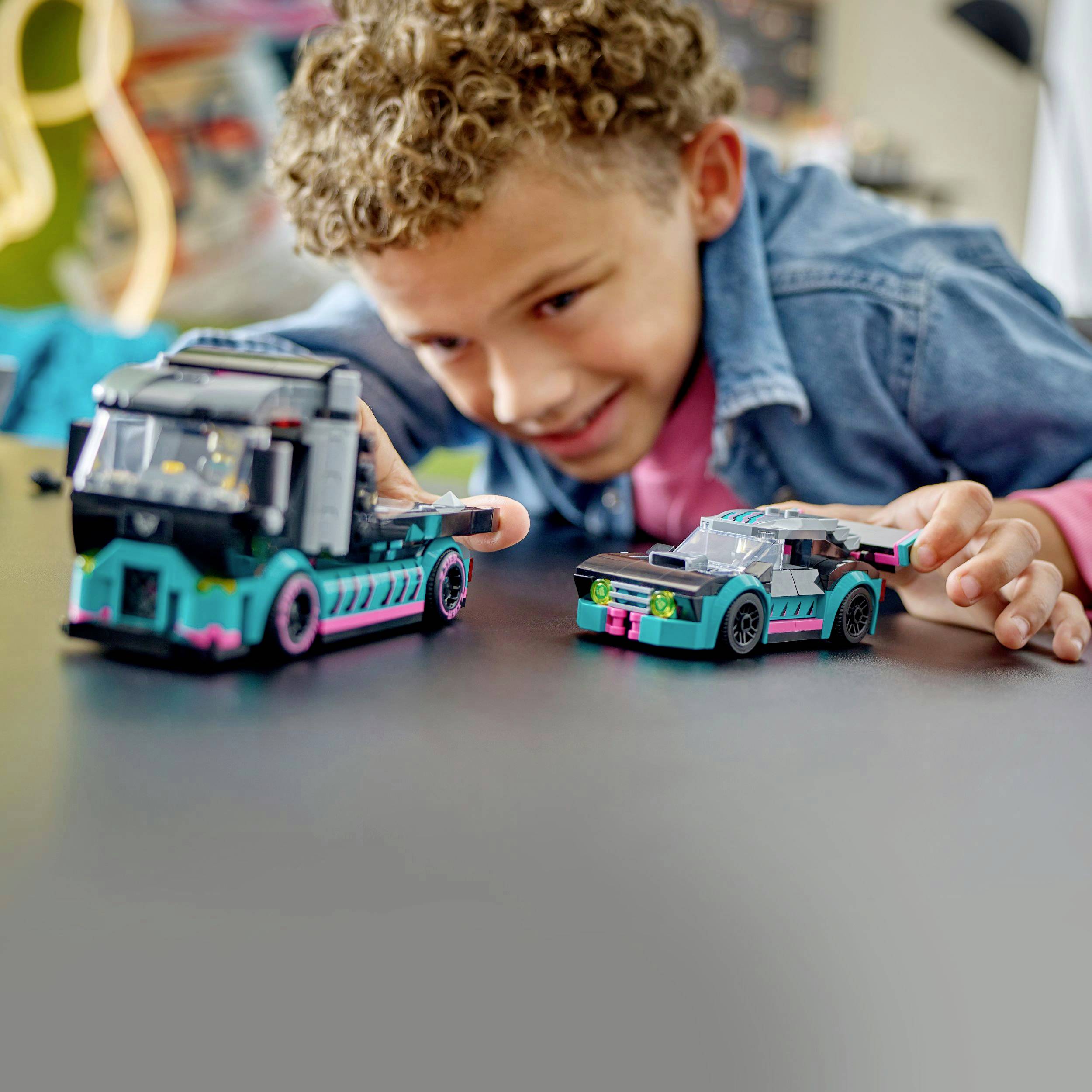 60406 LEGO® CITY Car transporter with race car