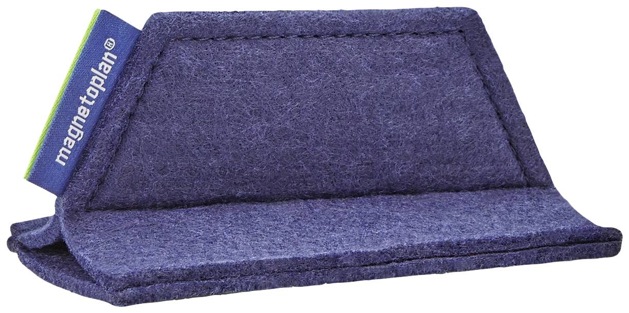 A blue felt wallet with an open flap, with a small label on the left bearing the inscription 'magma'.