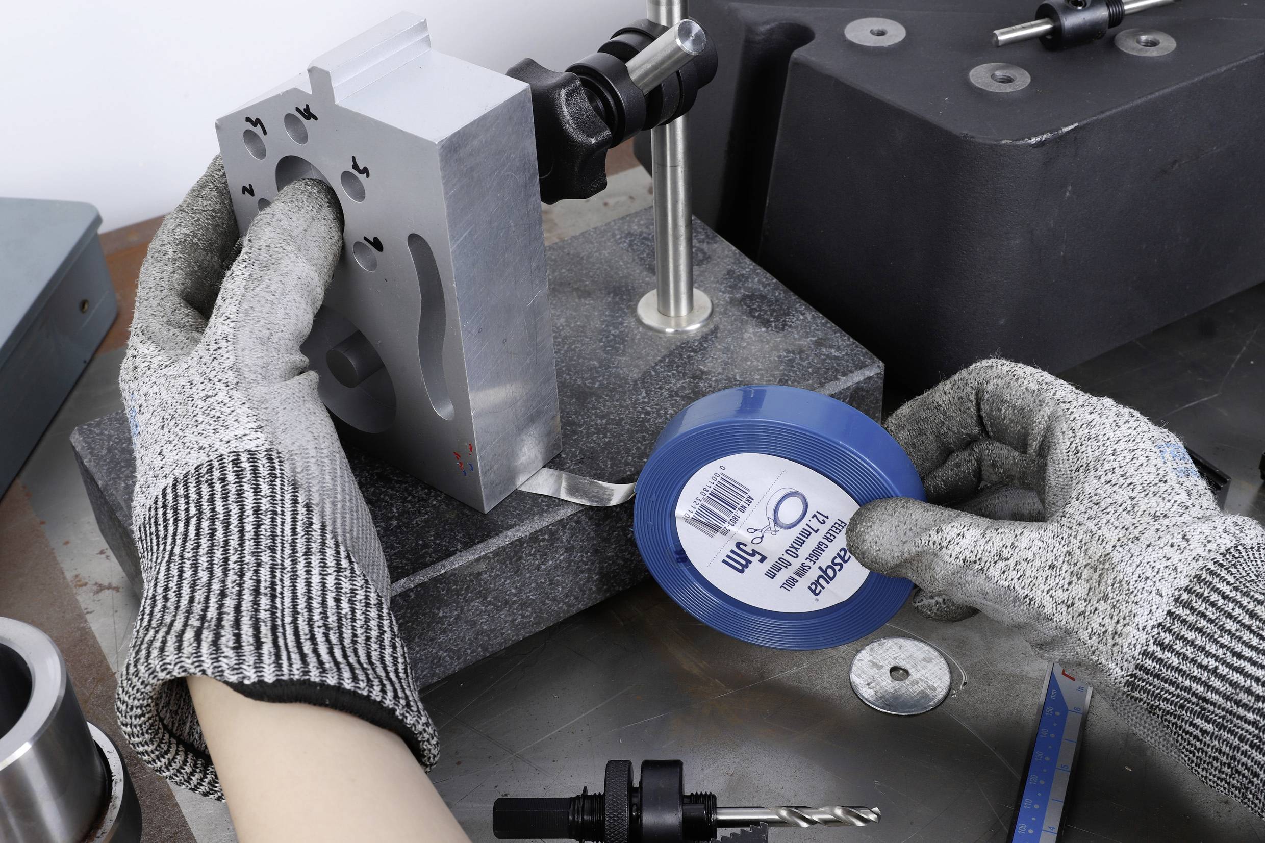 Dasqua 1803-4118 Alloy Steel Feeler Gauge Shim Roll Product size (length): 5 m Thickness: 0.09 mm