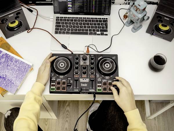 Hercules DJLearning Kit MK2 DJ controller