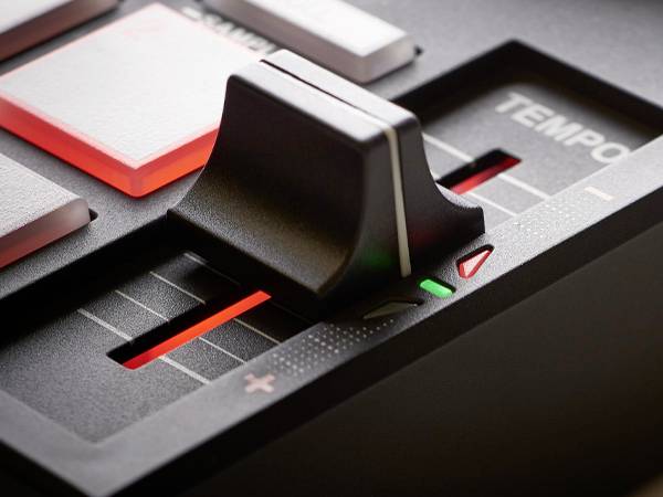 Hercules DJLearning Kit MK2 DJ controller