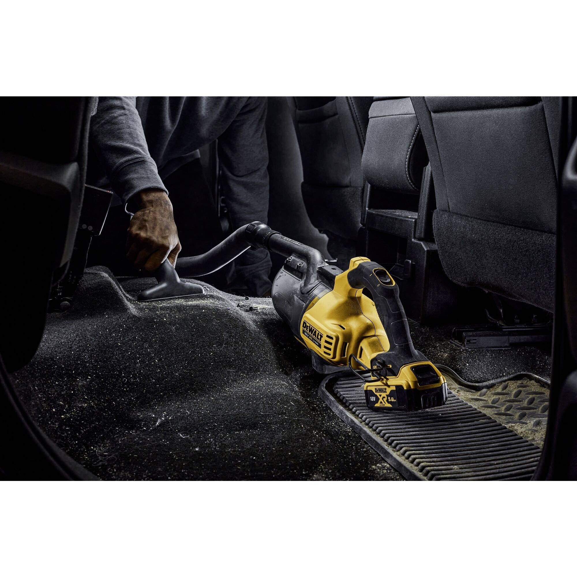 DEWALT Handheld battery vacuum cleaner